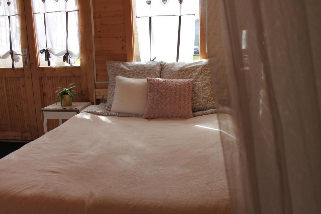 Chambre Studio Photo Chalet Sdb Partagee A Proximite Chavagne Zewnętrze zdjęcie